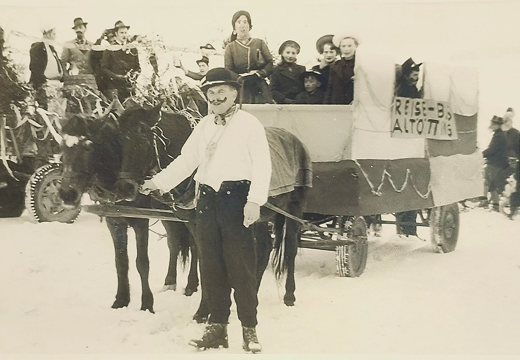Selbstgebastelte Gaudiwägen waren in den 1950er Jahren in allen Orten üblich. Auch die Brucker ließen sich nicht lumpen.